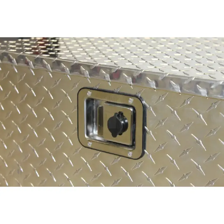 bau-ferramentas-vazio-em-aluminio-1450x520x470mm-chavevertical-com.webp