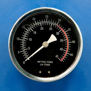 PRENSA HIDROPNEUMÁTICA 30 TONELADAS 10 POSIÇÕES 160 MM CURSO AIRPRESS - Image 3