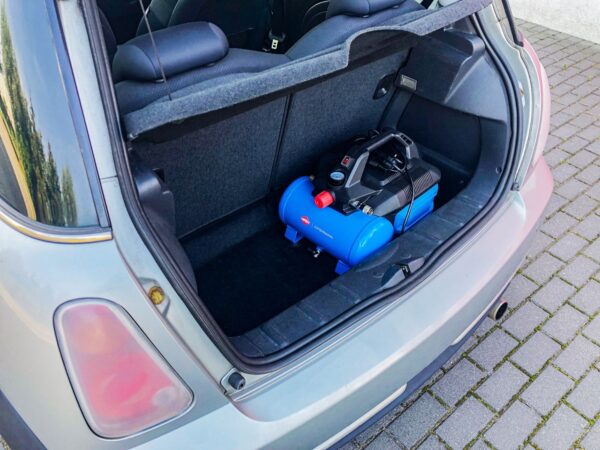 Compressor isento de óleo de dois pistões LMO 6-126 | 8 bar | 1 CV / 0,75 kW | 88 l/min | 6 L