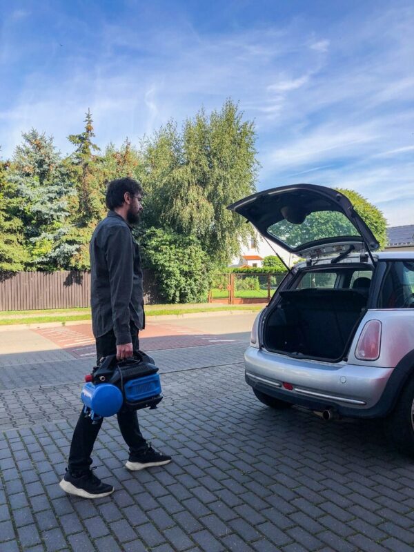 Compressor isento de óleo de dois pistões LMO 6-126 | 8 bar | 1 CV / 0,75 kW | 88 l/min | 6 L