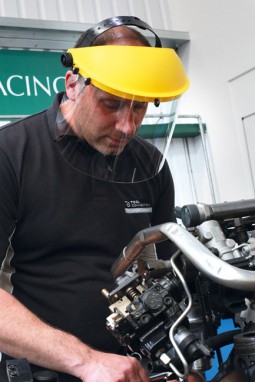 CAPACETE DE SEGURANÇA COM VISEIRA POLICARBONATO | TECH