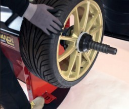 CALIBRADORA DE RODAS AUTOMÁTICA TOUCH 21 POL. SONAR LASER | TECH